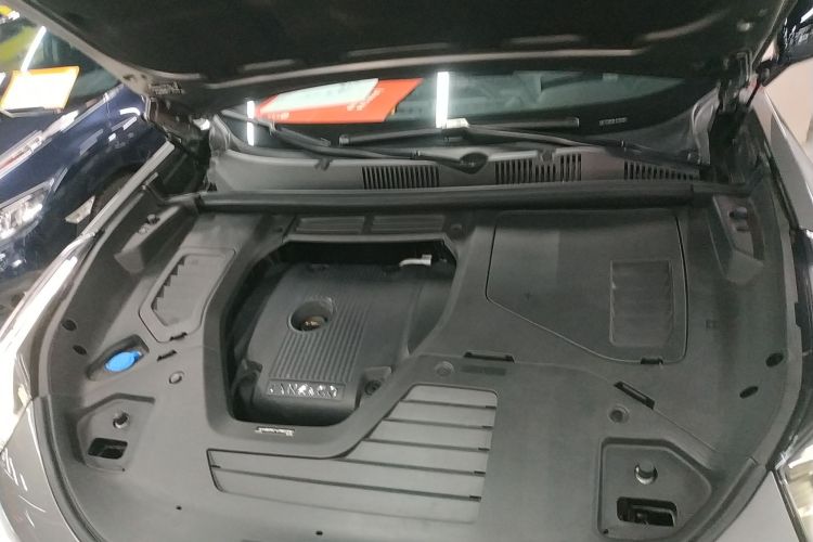 领克05 2020款 2.0TD 四驱劲Halo机舱底盘24