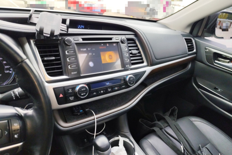 丰田 汉兰达 2015款 2.0T 四驱至尊版 7座中控内饰16