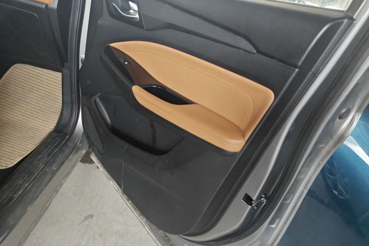 五菱汽车 五菱宏光S3 2018款 1.5L 手动豪华型 国V中控内饰7005