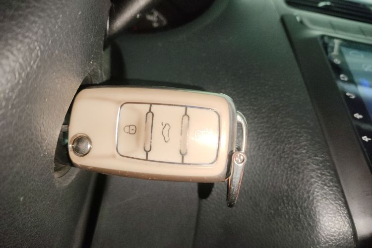 大众 Polo 2016款 1.4L 手动风尚型中控内饰11