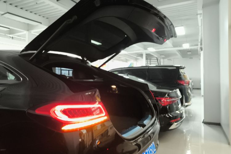 奔驰GLE轿跑 2020款 GLE 450 4MATIC 轿跑SUV 时尚型机舱底盘23