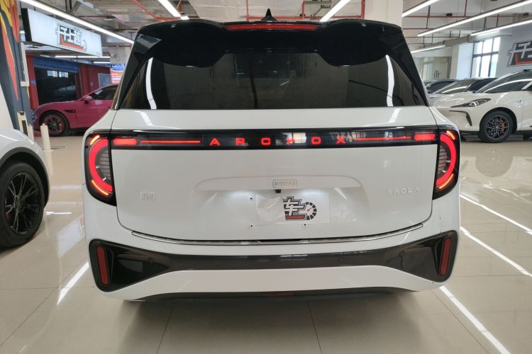 ARCFOX极狐 极狐考拉 2023款 家庭版Pro车身外观6004
