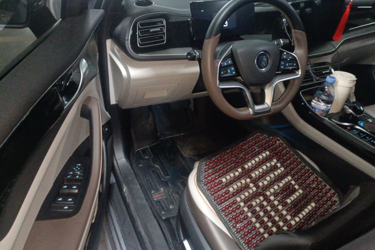 比亚迪 秦PLUS 2023款 冠军版 EV 420KM超越型中控内饰7003