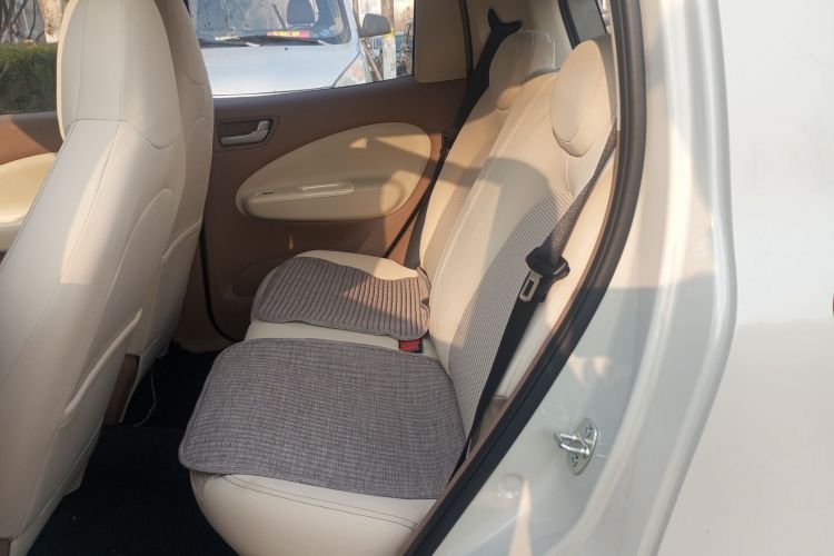 五菱汽车 宏光MINIEV 2025款 四门版 进阶款中控内饰7004