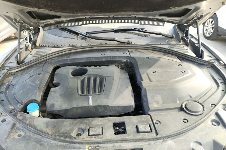 魏牌 VV7 2017款 2.0T 旗舰型机舱底盘24