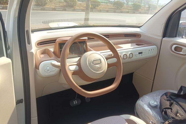 奔腾小马 2026款 222km 炫彩马中控内饰12