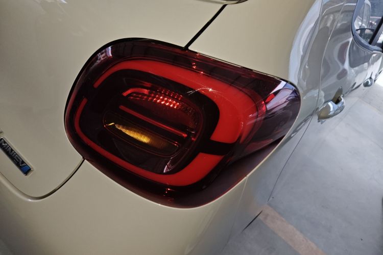 五菱汽车 宏光MINIEV 2025款 四门版 进阶款车身外观9