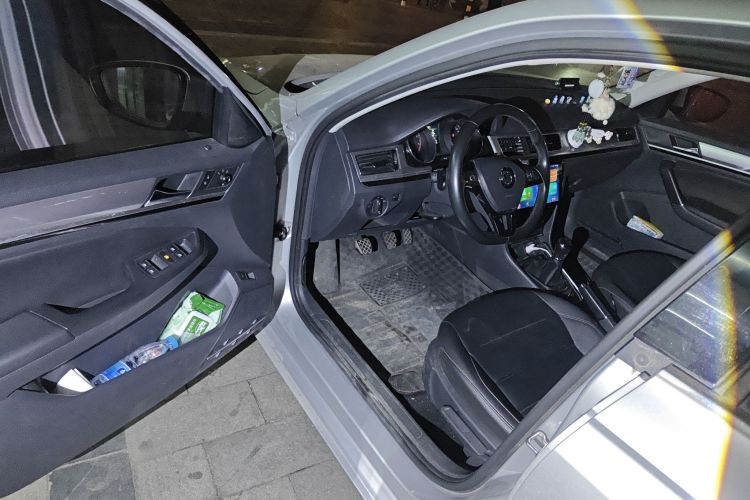 大众 宝来 2018款 1.5L 手动舒适型中控内饰20