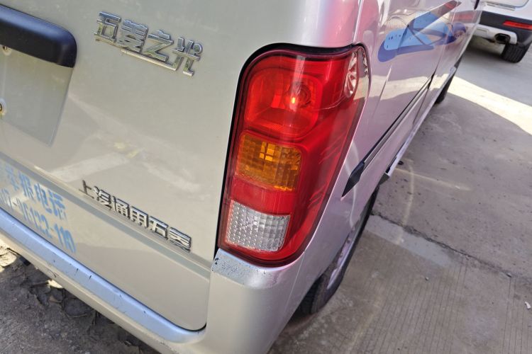 五菱汽车 五菱之光 2015款 1.2L 实用型LSI车身外观6006