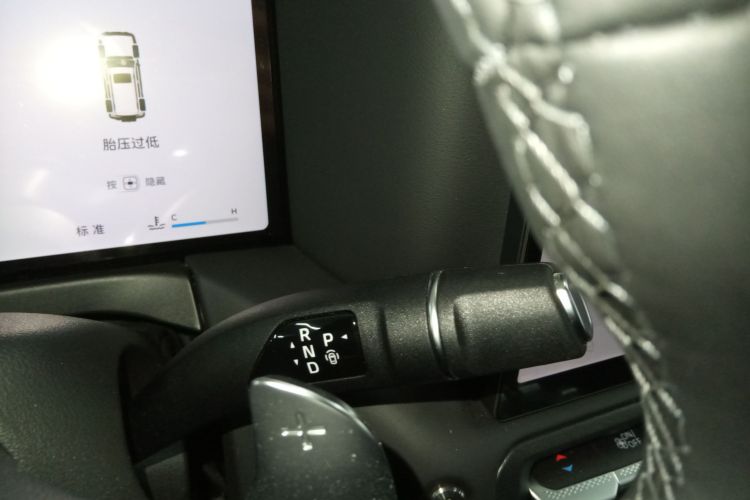 坦克300 2025款 2.0T 征服者中控内饰18