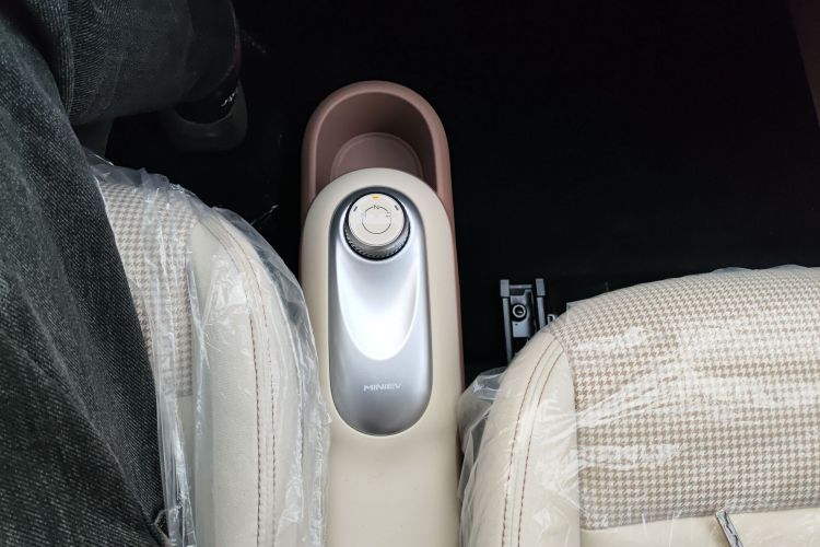 五菱汽车 宏光MINIEV 2025款 四门版 进阶款中控内饰18