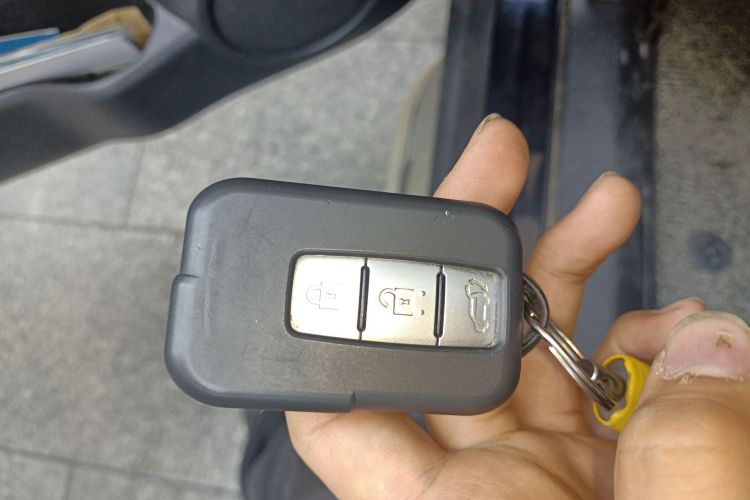 日产 奇骏 2014款 2.5L CVT豪华版 4WD中控内饰7001