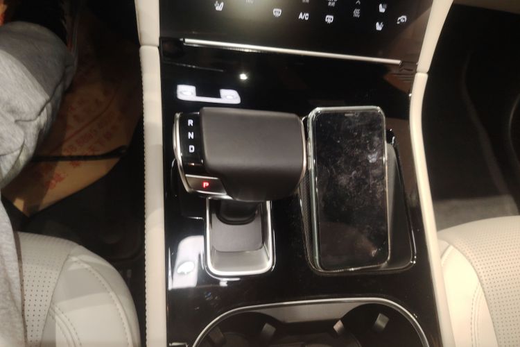 理想汽车 理想ONE 2021款 增程6座版中控内饰18