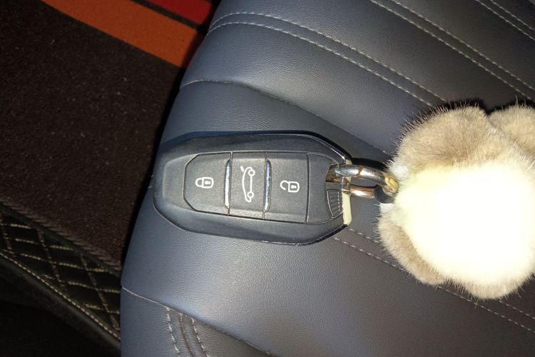 标致408 2022款 1.6T 追光版中控内饰7001