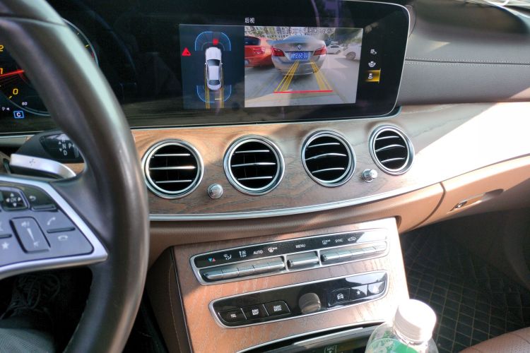 奔驰E级 2023款 改款 E 260 L局部细节16