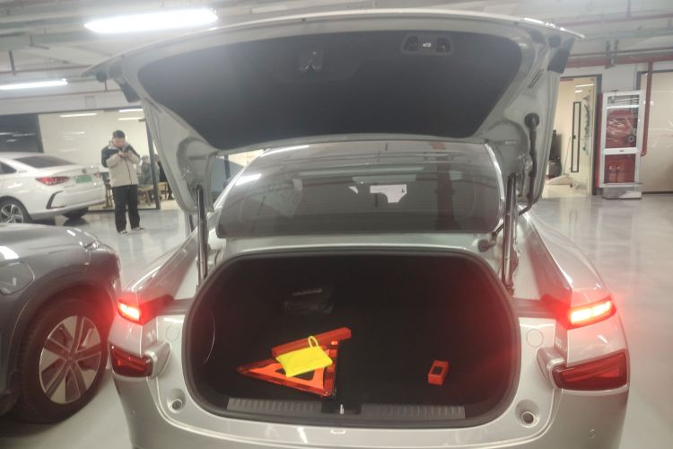 小鹏P7 2020款 670E局部细节23