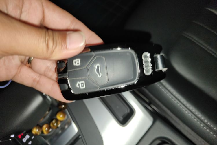 奥迪Q5L 2020款 改款 40 TFSI 荣享时尚型中控内饰11