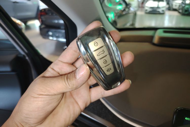 吉利几何C 2022款 蓝莓C400中控内饰7001