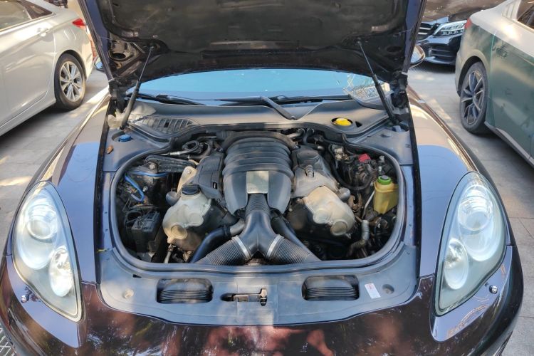 保时捷 2010款 Panamera 4 3.6L机舱底盘24