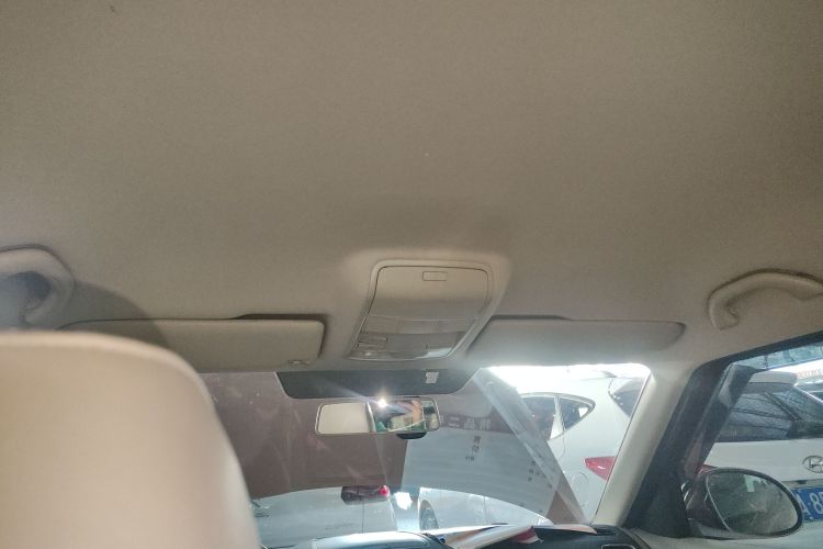 斯柯达 Yeti 2014款 1.8TSI DSG极地版中控内饰22