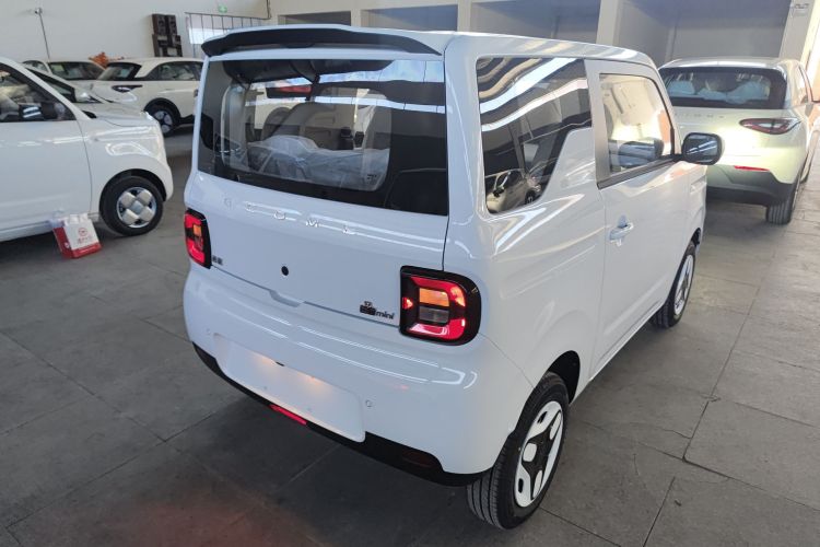 吉利银河 熊猫 2025款 210km 元气熊车身外观7