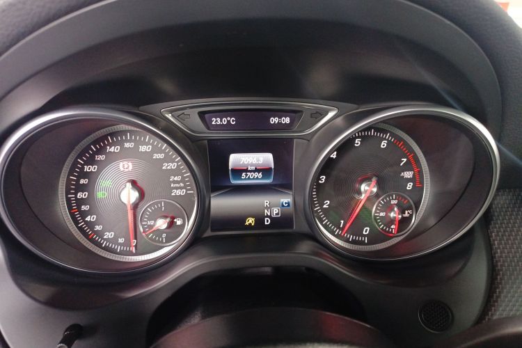 奔驰GLA 2018款 GLA 200 时尚型中控内饰14