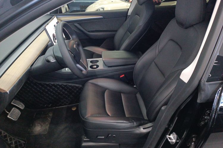 特斯拉 Model Y 2021款 标准续航后驱版中控内饰19