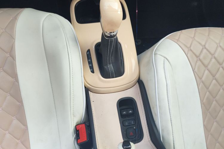 荣威 科莱威CLEVER 2022款 311km元气啵啵版中控内饰18