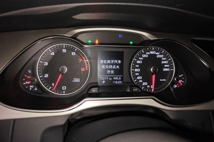 奥迪A4L 2013款 35 TFSI 自动标准型中控内饰14