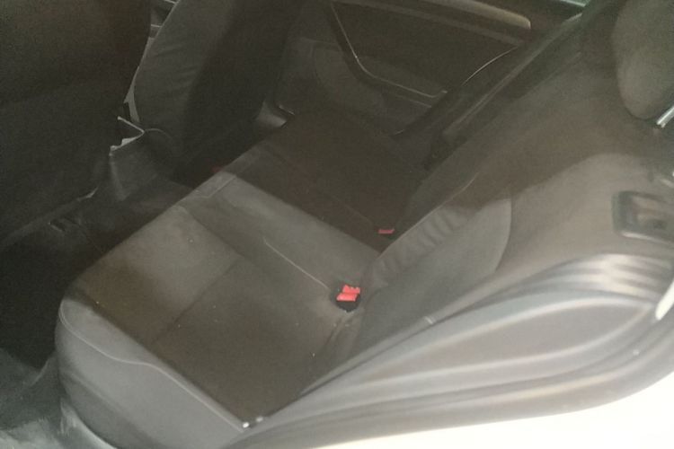 大众 高尔夫 2015款 1.6L 自动时尚型中控内饰21