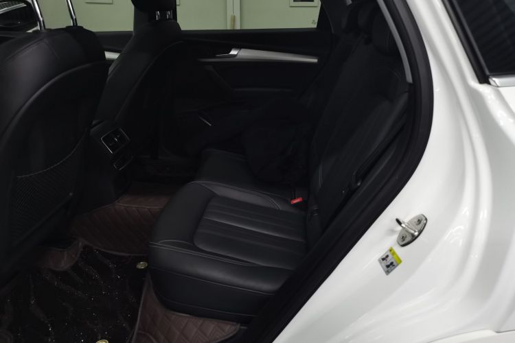 奥迪Q5L 2020款 40 TFSI 荣享时尚型中控内饰21