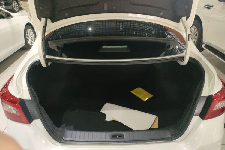 日产 轩逸 2021款 经典 1.6XE CVT专享版机舱底盘23