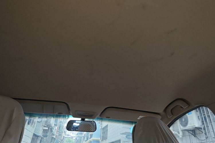 宝骏730 2014款 1.5L 手动标准型 7座局部细节22