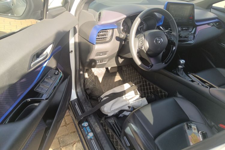 丰田C-HR 2020款 2.0L 豪华版中控内饰20