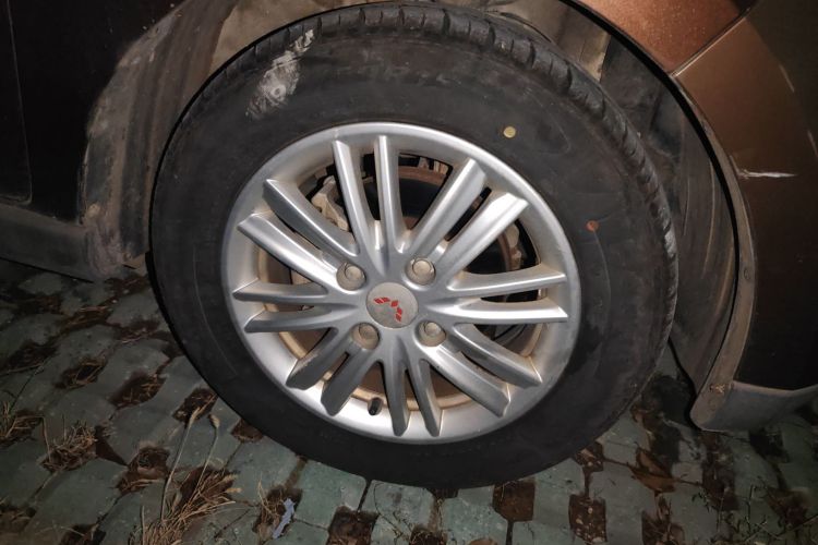 五菱汽车 五菱宏光 2015款 1.5L S1舒适国V车身外观6007