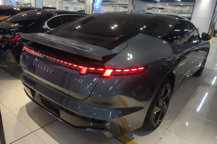 领克Z10 2024款 95kWh 702km四驱智驾Ultra车身外观6005