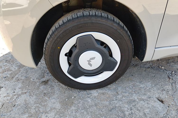 五菱汽车 宏光MINIEV 2024款 第三代 215km 青春版车身外观6007