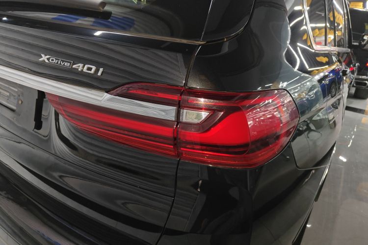 宝马X7 2021款 xDrive40i 领先型豪华套装车身外观9