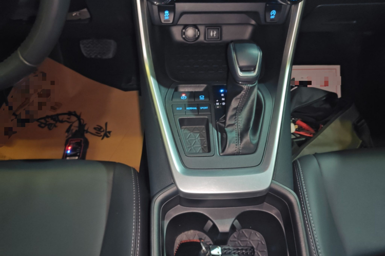 丰田 威兰达 2022款 2.0L CVT两驱豪华PLUS版局部细节18