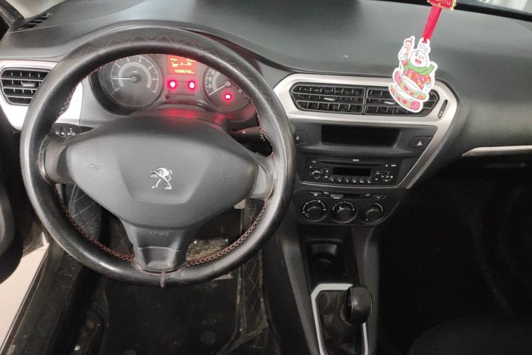 标致301 2014款 1.6L 手动舒适版中控内饰12