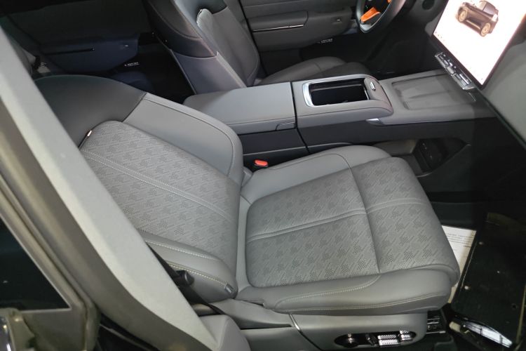 极氪7X 2025款 75kWh 后驱智驾版局部细节41