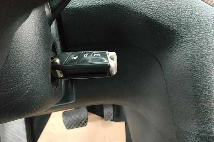 大众 高尔夫·嘉旅 2019款 280TSI 自动好奇型 国VI中控内饰7001