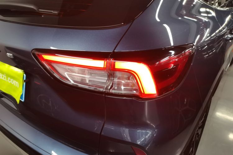 福特 锐际 2024款 EcoBoost 245 两驱耀享款车身外观9