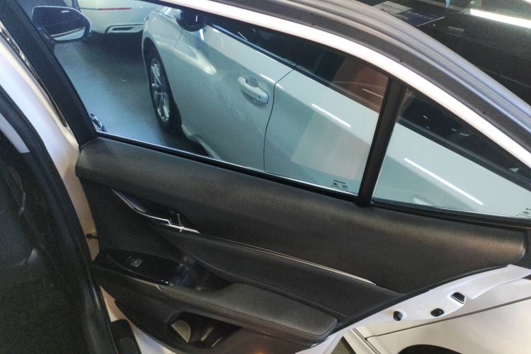 丰田 凯美瑞 2021款 2.0G 豪华版中控内饰7006