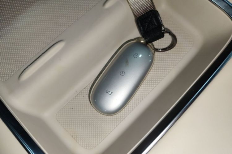 理想汽车 理想L8 2023款 Max中控内饰7001