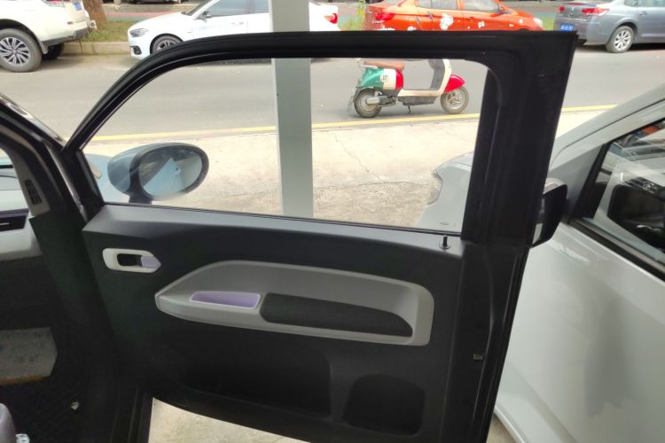 奇瑞新能源 QQ冰淇淋 2022款 170km 圣代 磷酸铁锂中控内饰7005