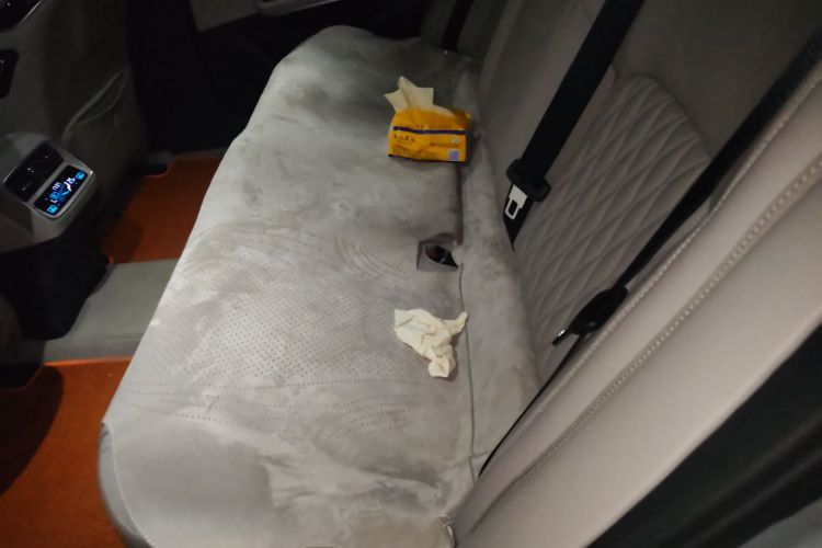 比亚迪 汉 2025款 DM-i 125KM尊荣型中控内饰21