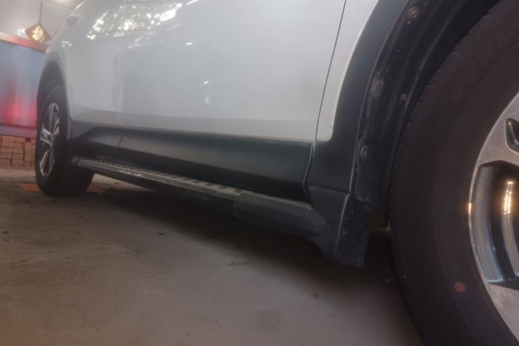 丰田 RAV4荣放 2015款 2.0L CVT两驱风尚版局部细节9001