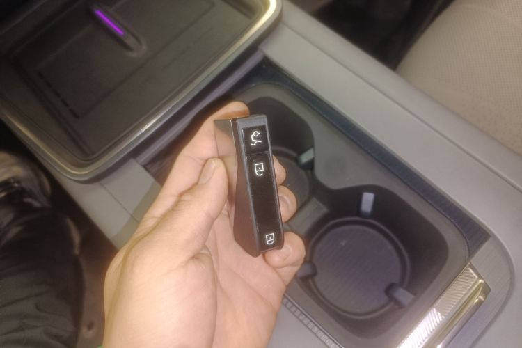 领克07 2024款 EM-P 126长续航 Ultra中控内饰7001