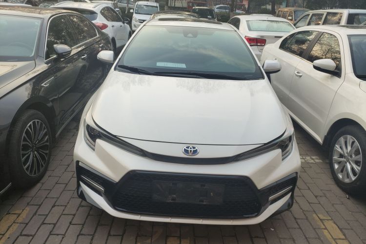 丰田 雷凌 2021款 双擎 1.8H E-CVT运动版车身外观2